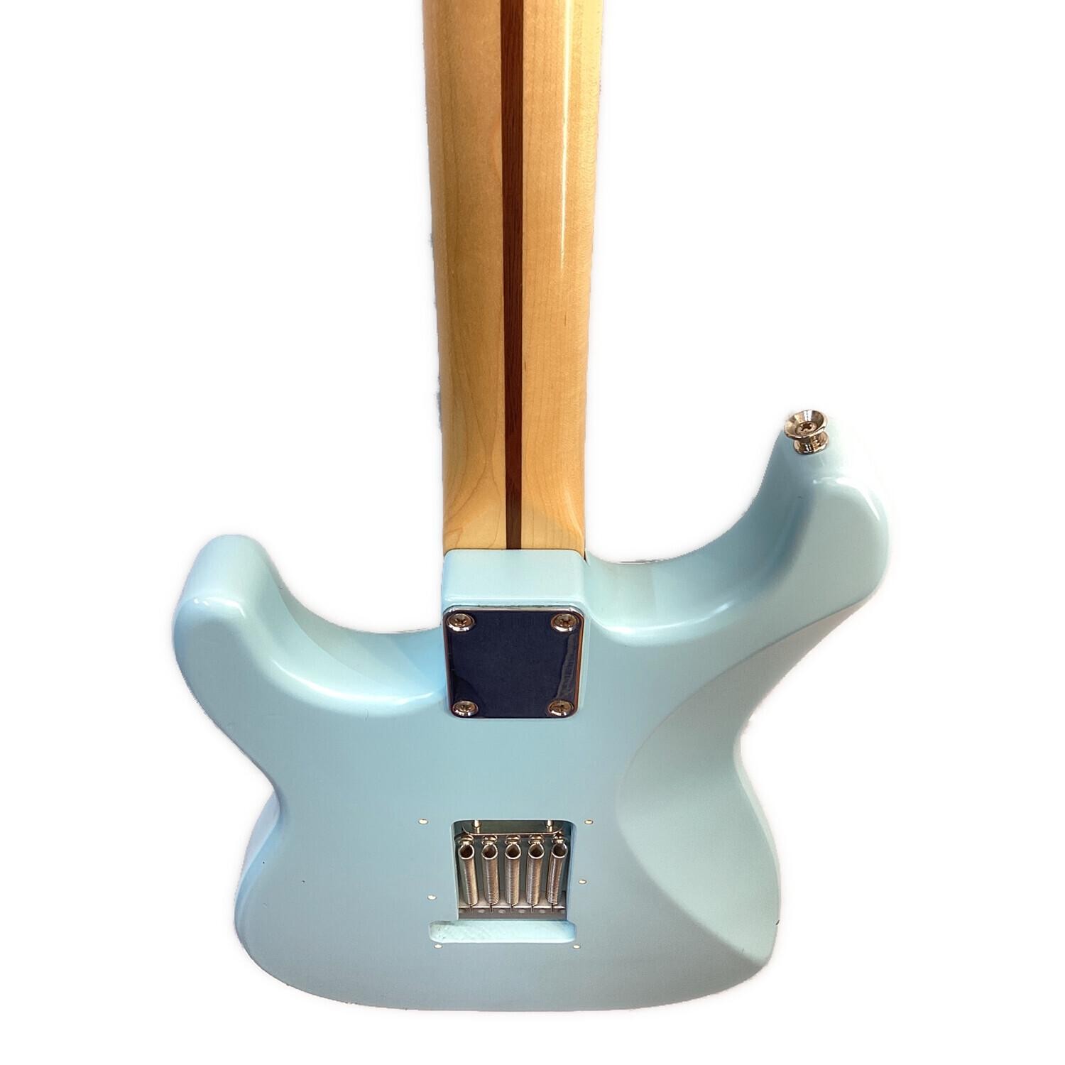 Fender Made in Japan Junior Collection Stratocaster Maple Arctic White E-Guitar