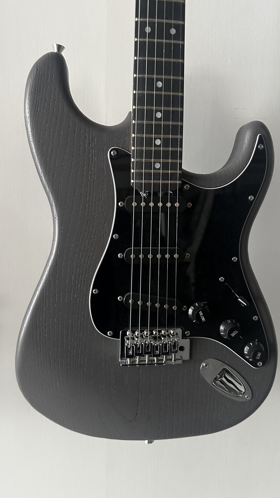 Donner DST-80 Electric Guitar Wood Grain Design With Bag Amplifier HSS Pickup