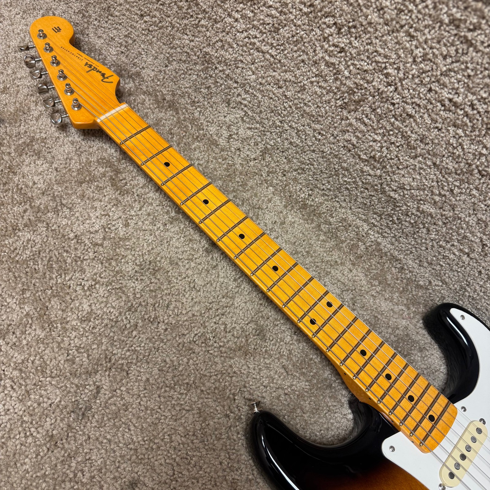 Fender Eric Johnson Stratocaster 2-Tone Sunburst Guitar w/ OHSC