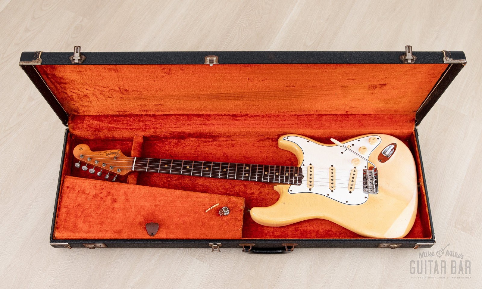 1965 Fender Stratocaster Vintage Guitar Olympic White w/ Case