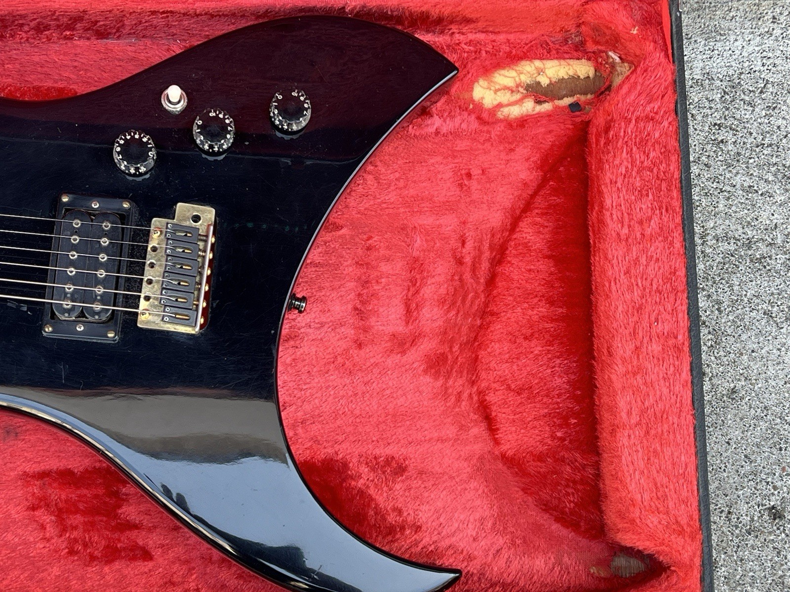 Aria Pro II U-60T Urchin Electric Guitar with Original Aria Pro II Hard Case
