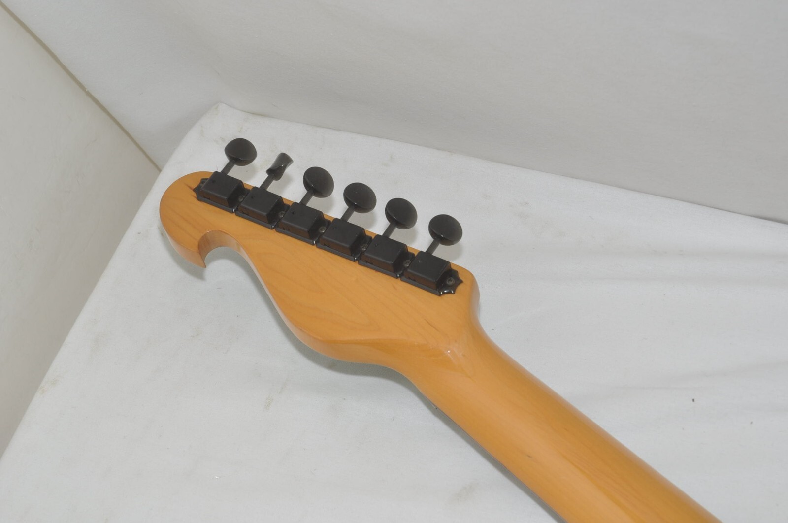 Bill Lawrence Stratocaster type Electric Guitar Ref.No 7019