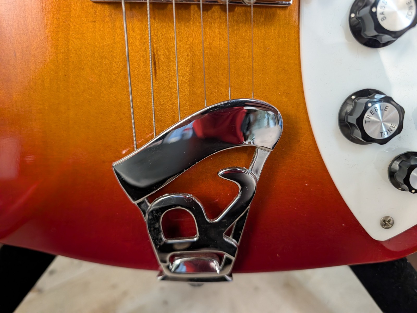 Rickenbacker 320 Fireglo 1981 Electric Guitar W/ Case