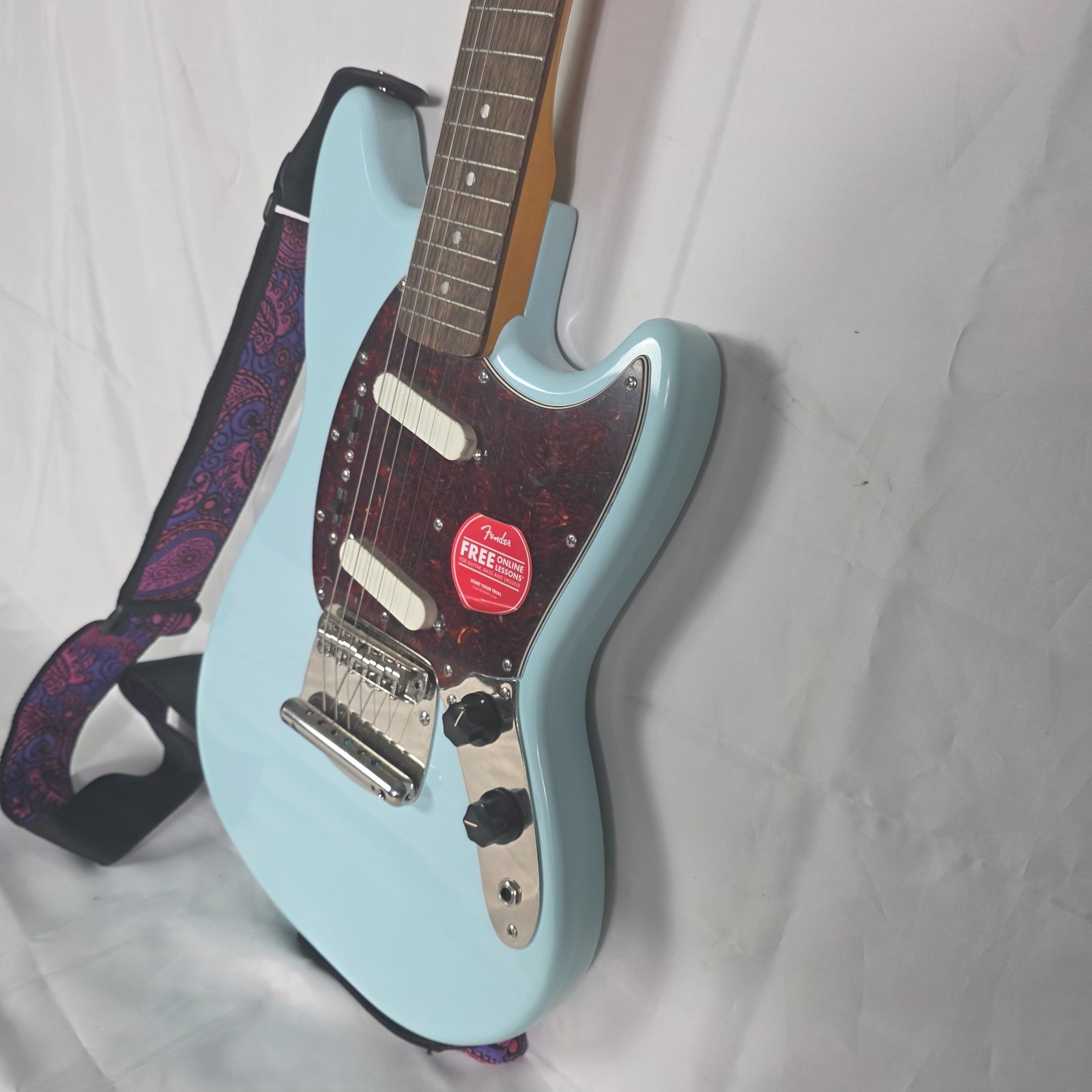 Squier by Fender Classic Vibe ’60s Mustang Sonic Blue Poplar Maple 6 String