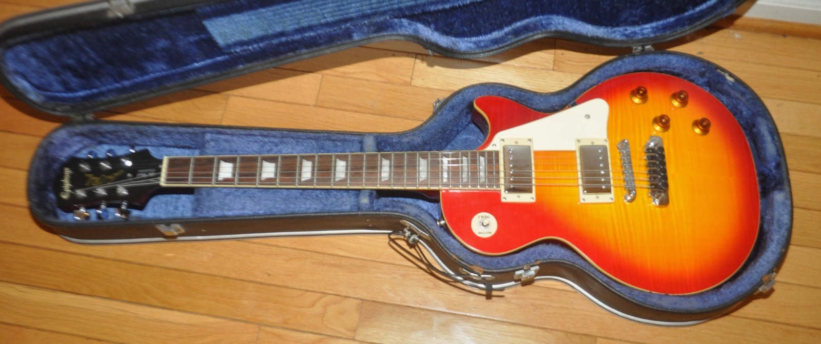 2006 Epiphone Les Paul Standard Cherry Sunburst w/ Hard Case
