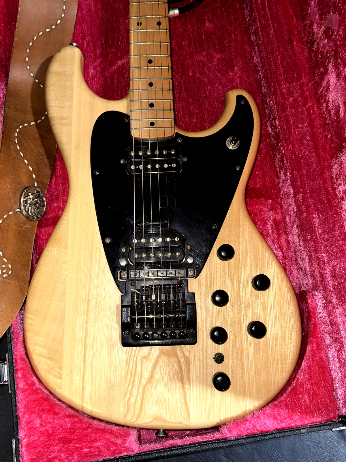 Fuji Roland Electric Guitar Synthesizer 6 String Serial #100757 CASE + OG Lyrics