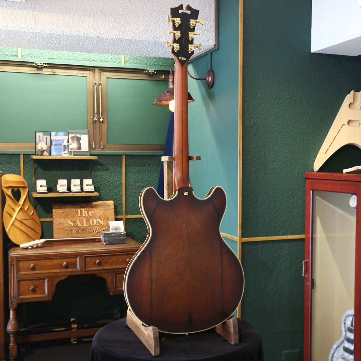 Semi-Hollow Electric Guitar D’Angelico Deluxe DC 2023 Satin Brown Burst Korea