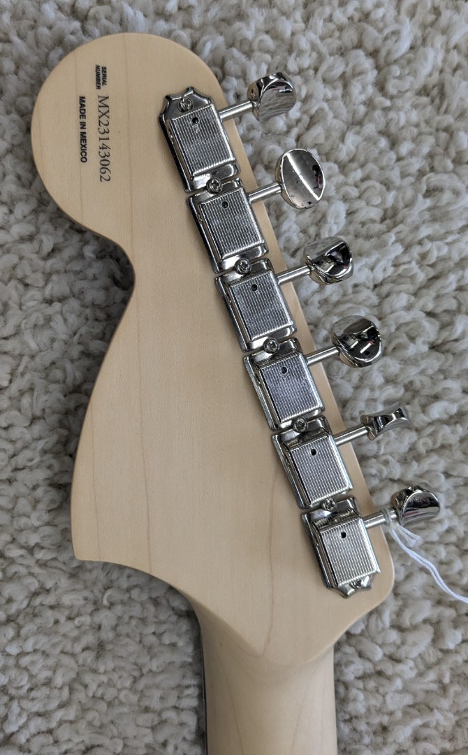 Fender Tom DeLonge Stratocaster, Rosewood Fretboard, Graffiti Yellow 7lbs 9.70oz