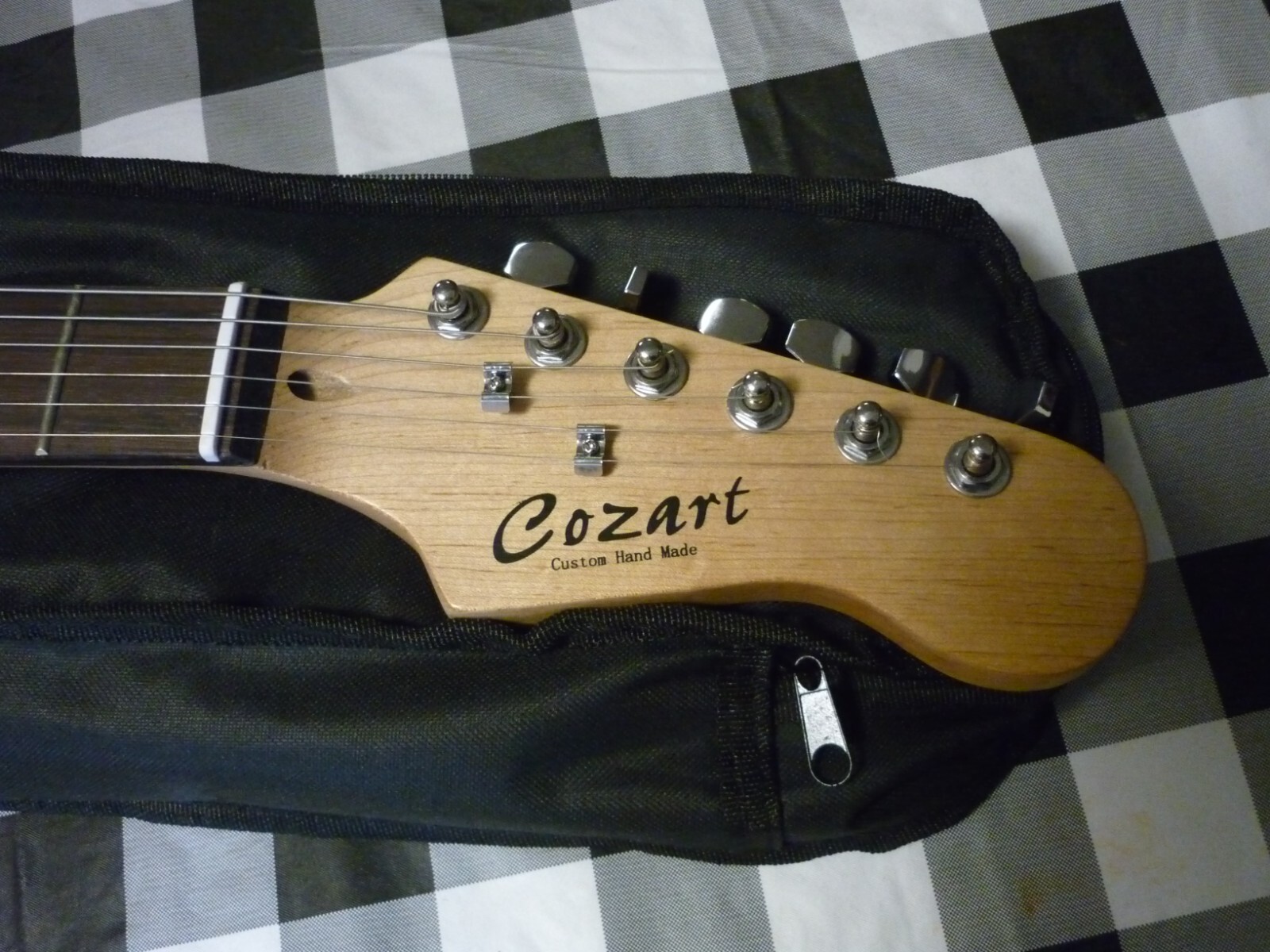 Cozart Blonde S-Type RH Stratocaster Electric Guitar + Gigbag + Case Candy !