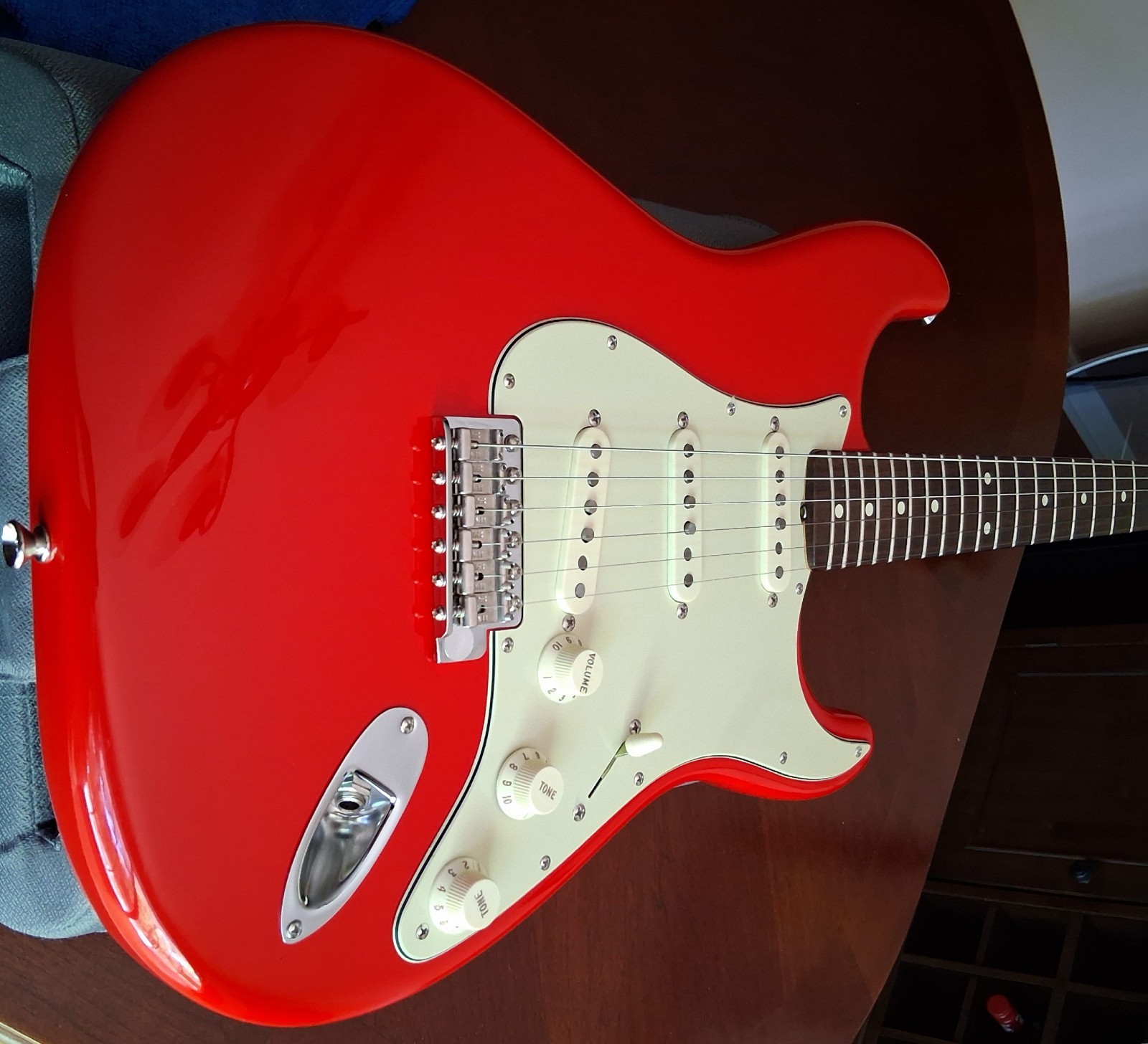 2006 Mark Knopfler Fender Stratocaster – Artist Sig. Series – Hot Rod Red – USED