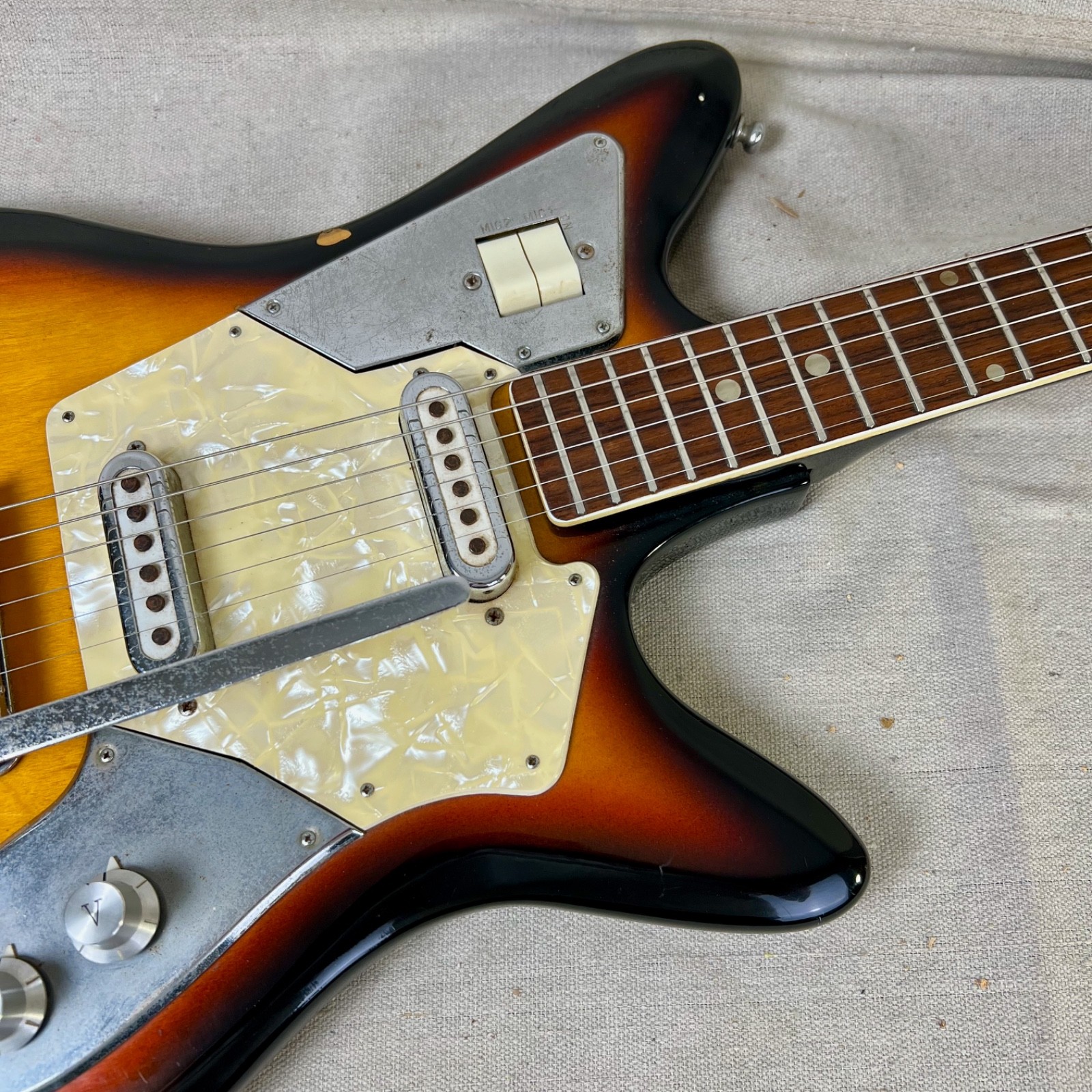 Imperial S-2T 1966 Sunburst MIJ Teisco Crucianelli Guyatone Fujigen Apollo