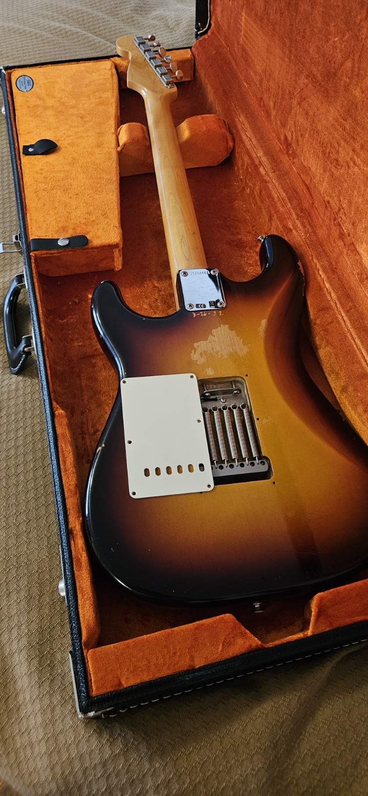 Fender American Vintage ’65 Stratocaster (2020) – 3 Color Sunburst