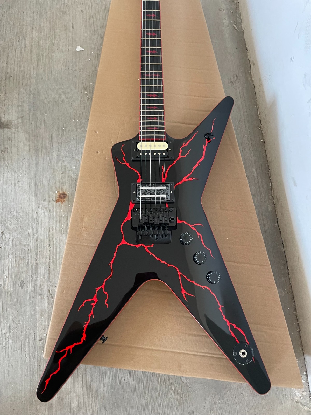 Black Panel Red Lightning 6 Strings Dimebag Darrell Model Electric Guitar