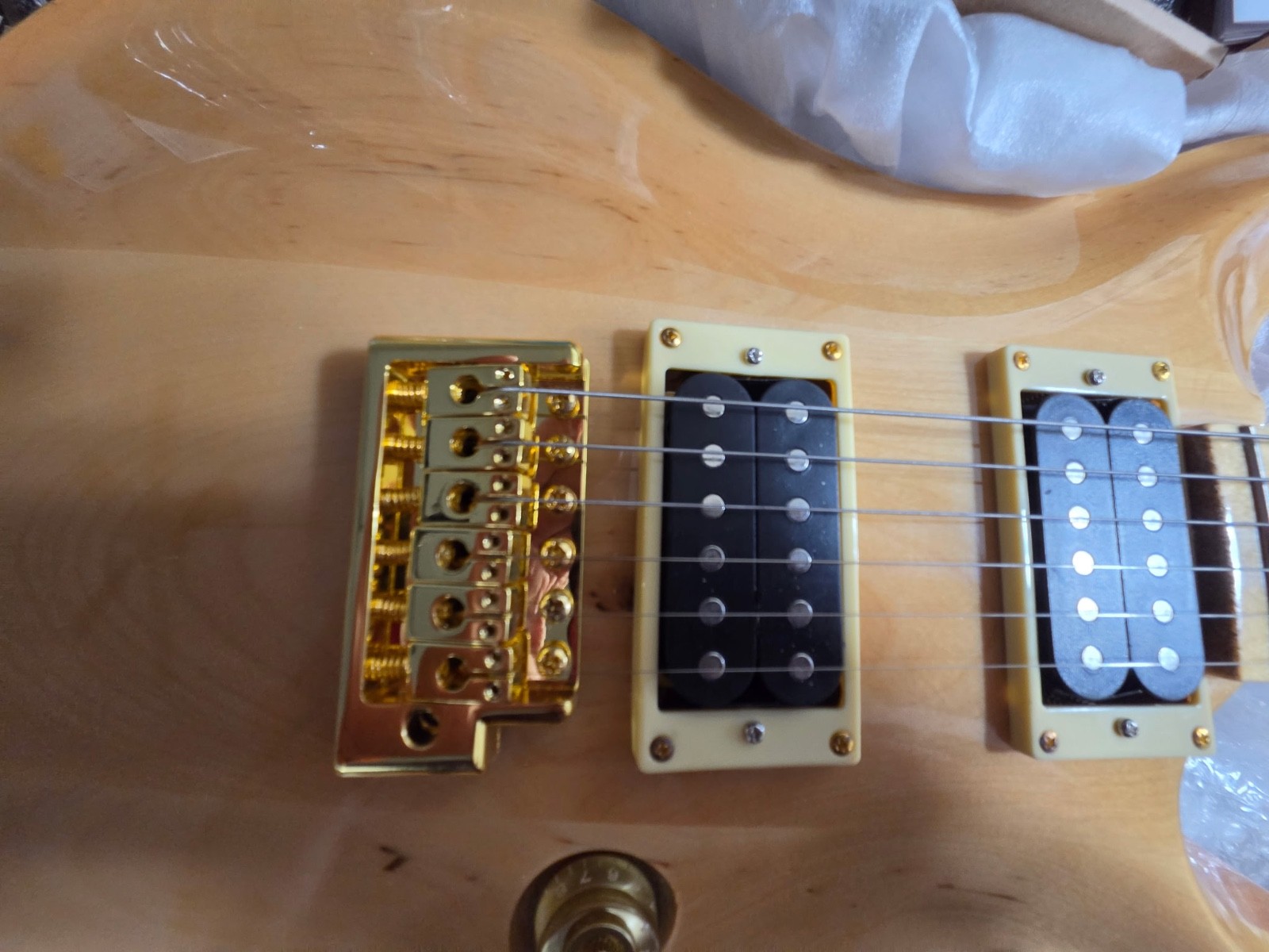 Electric Guitar-Mahogany Body Maple Fretboard 6-String H-H Pickups Freakin Beaut
