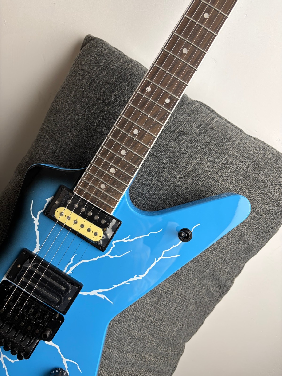 Dimebag Darrel ML Electric Guitar Floydrose vibrato Blue Lightning Veneer