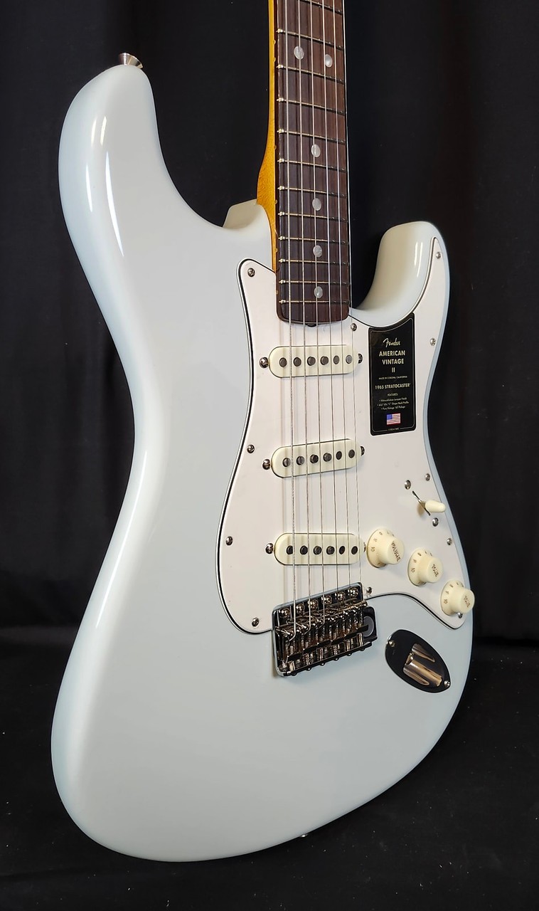 Fender American Vintage 1965 Stratocaster, Round-Lam Rosewood Fingerboard, Sonic