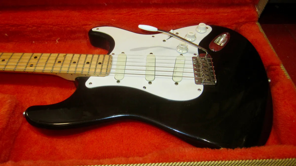 Pre Owned 1989 Fender Eric Clapton Signature Stratocaster Black W/ Original Case