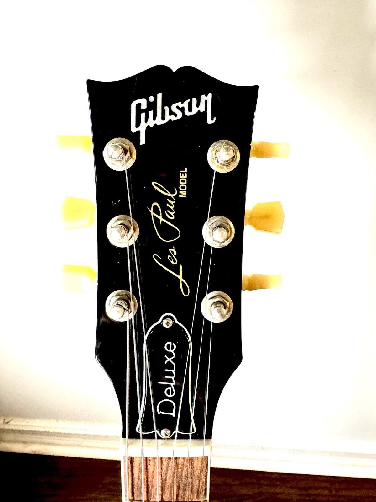 Gibson 70s Les Paul Deluxe 2024 – Goldtop – Pleked, w/OHSC