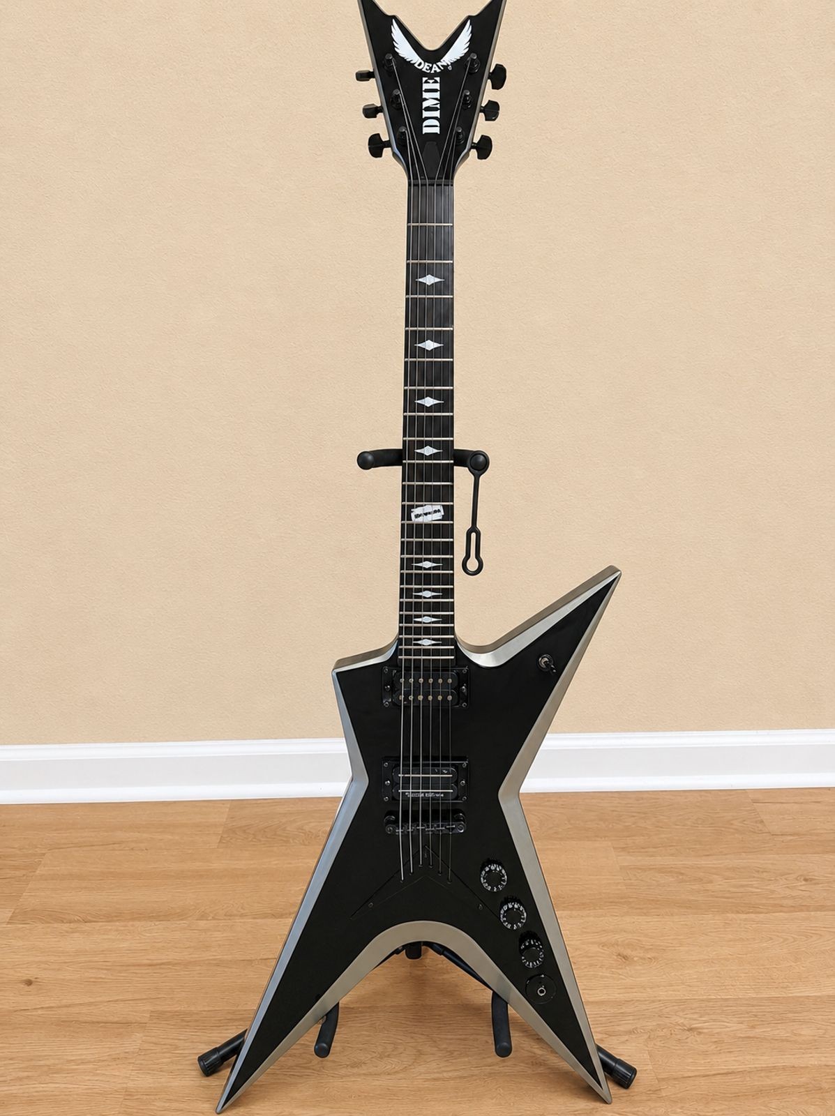 Dean Stealth Dimebag Darrell Signature Model – Black/Silver Rare Dimebag Stealth
