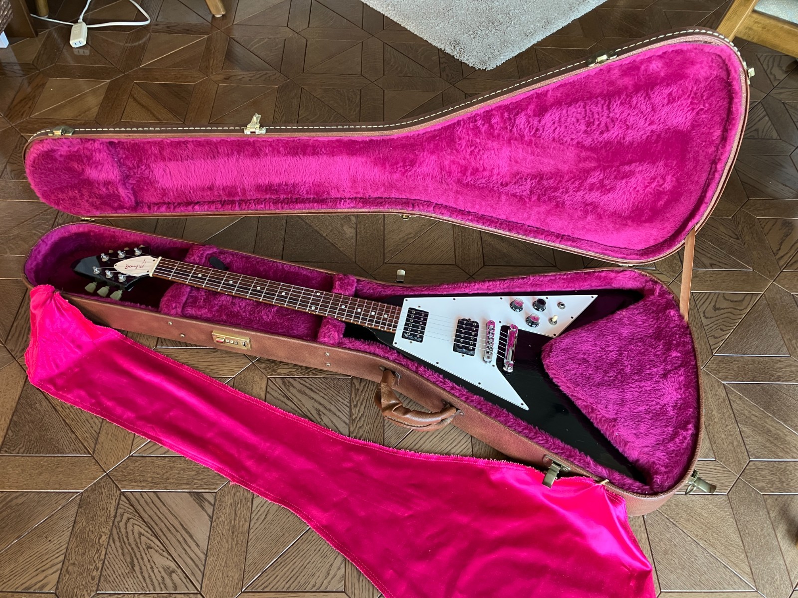 1996 Gibson Flying V Ebony Black with original hard case Used electric guitar