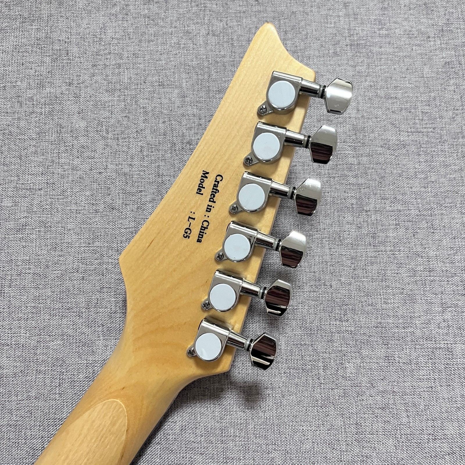 Brand New 6String Electric Guitar HSH Pickups Tremolo Blue Metallic Finish solid