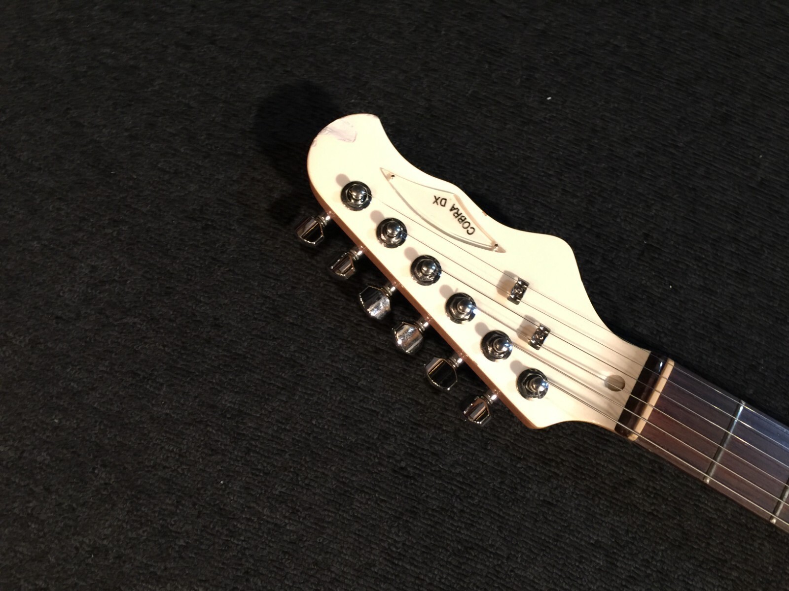 Electric Guitar Burns London Cobra DX Deluxe WHT/R EX White 80% Frets Maple Neck
