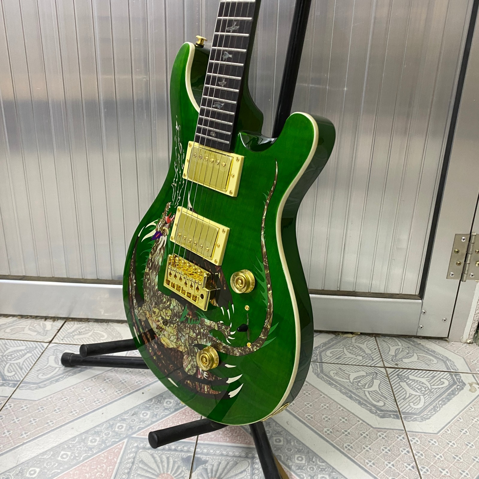 6-string, green PRS electric guitar, gold hardware, mahogany body, fast shipping