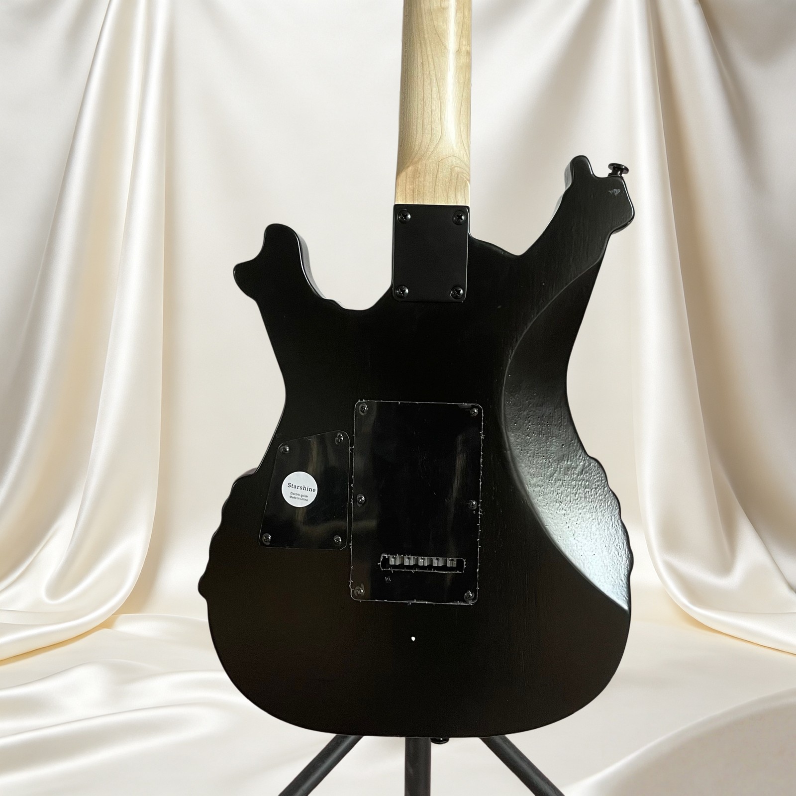 Fire Skull Bone Solid Electric Guitar George Lynch Signature Carved H Pickups