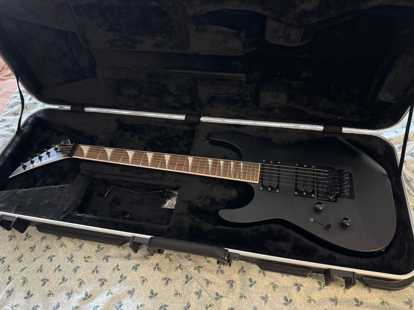 Jackson Soloist SLX ElectricGuitar -SatinBlack -LeftHanded -w/ case and UPGRADES