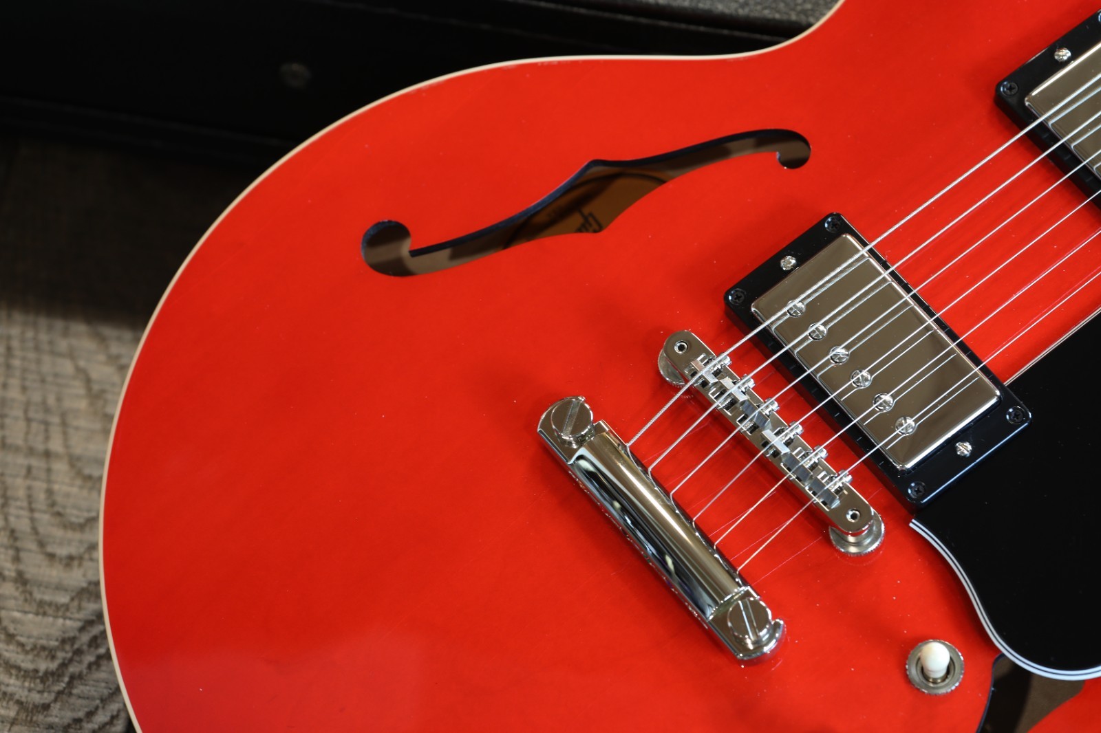 2024 Gibson ES-339 Semi-Hollow Electric Guitar Cherry Red Gloss + OHSC