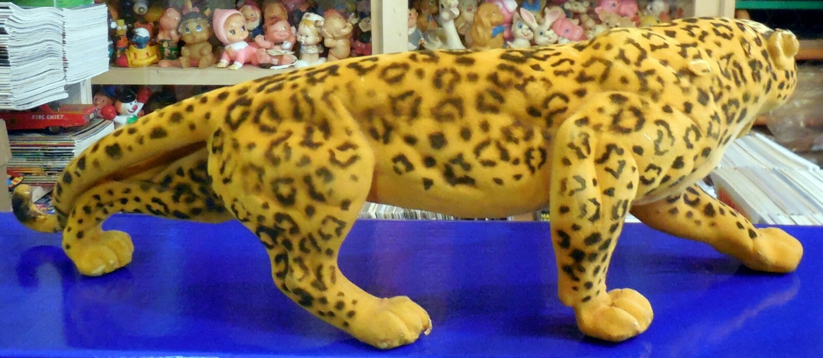 VINTAGE LARGE 19″ FIGURE FLOCKED JAGUAR LEOPARD 1960s toy figurines