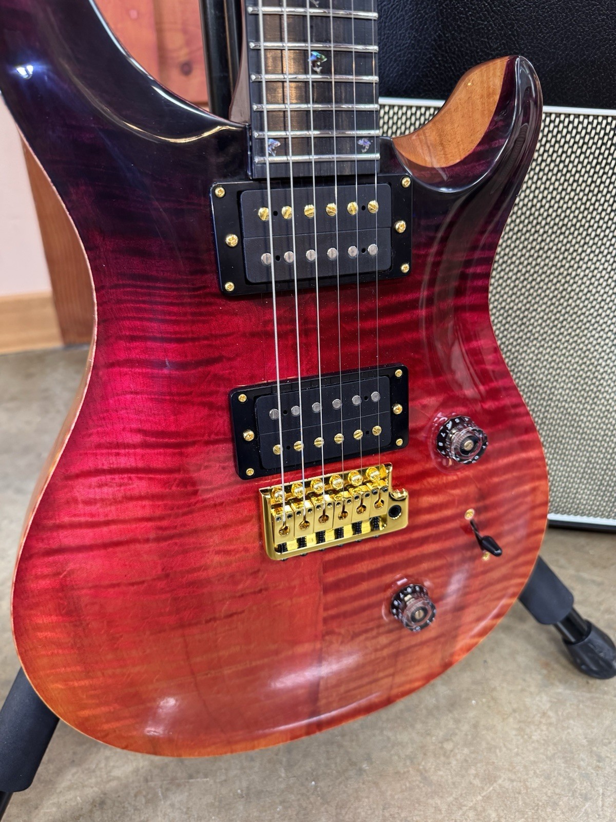 Pyro RS 2025 – Flame Fade – One-of-a-kind