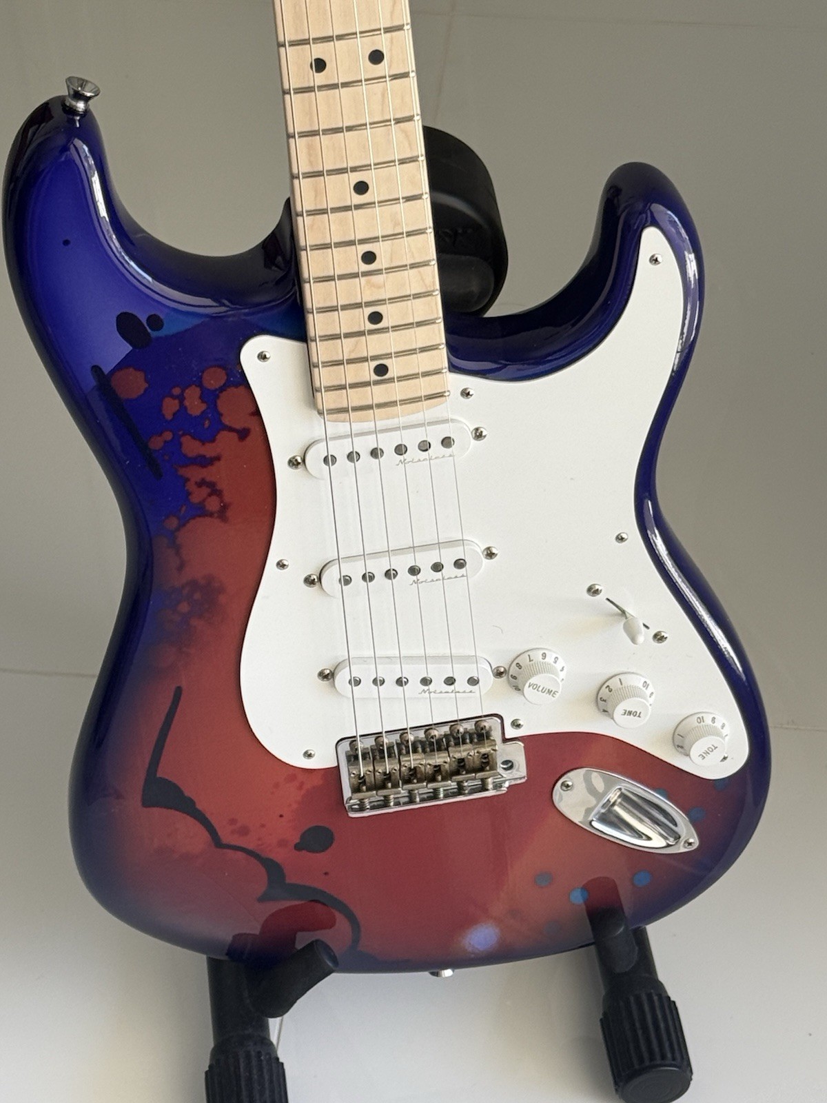 Fender USA Eric Clapton Crossroads Crash 4 Guitar