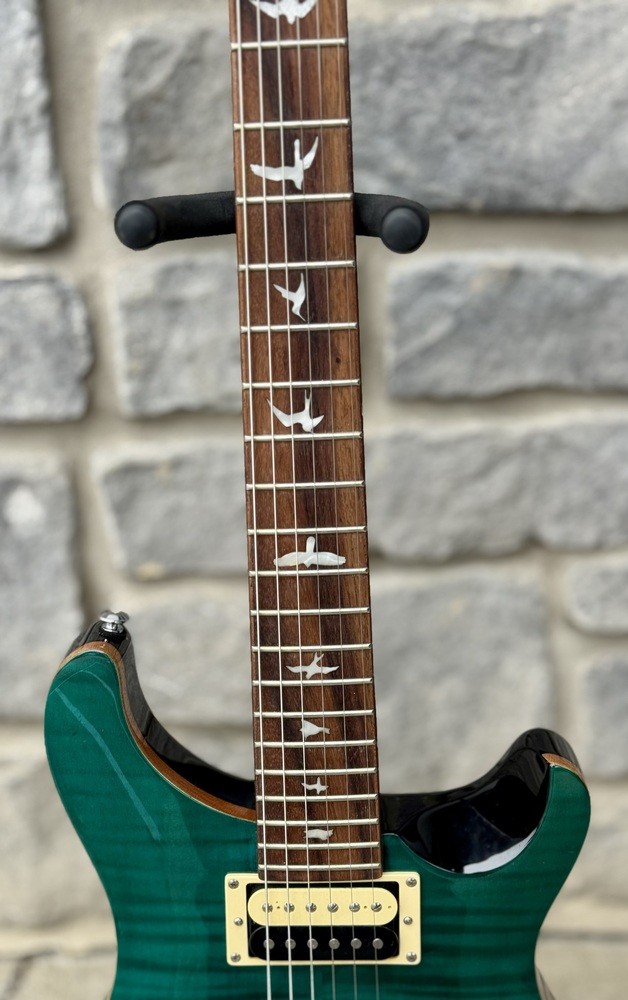 Paul Reed Smith (PRS) SE Custom 22 6-String Electric Guitar w/ PRS Gig Bag