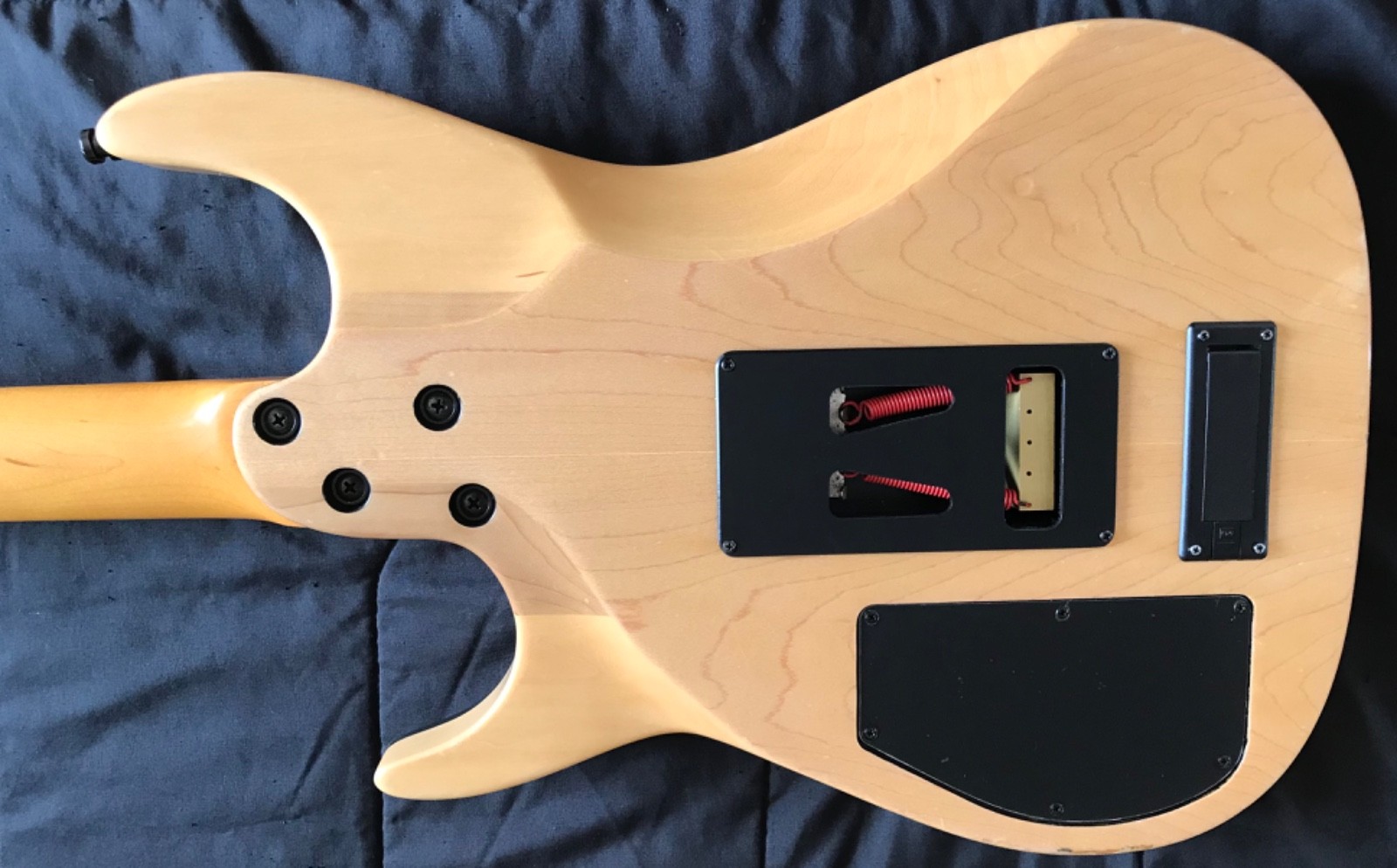 High-Performance Godin Redline III 2010 – Rarely Seen – Gorgeous Natural Maple F