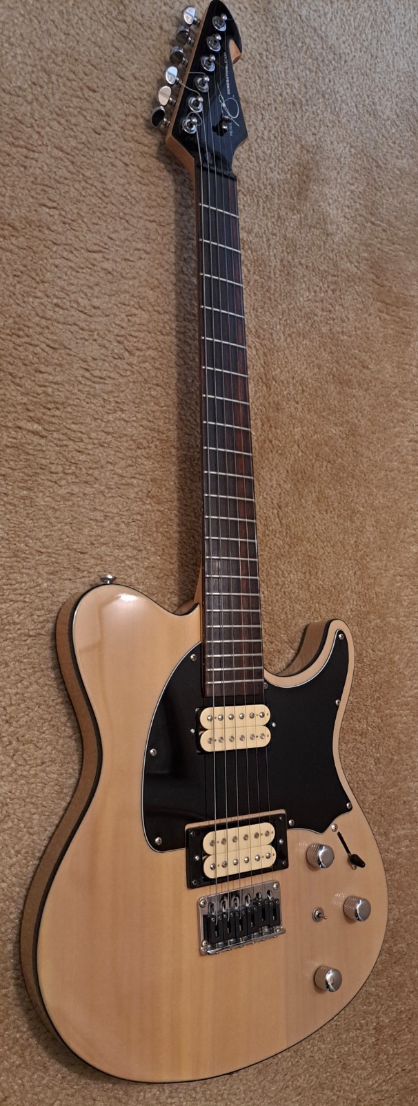 Peavey Generation EXP Guitar, Natural Finish, HH + Piezo, Excellent!
