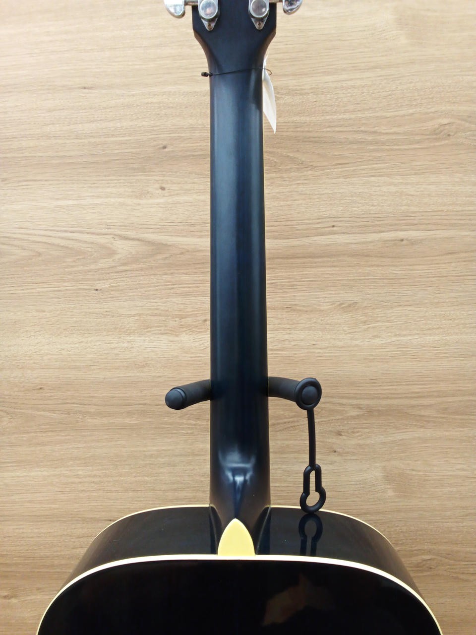 YAMAHA FS-820 acoustic guitar