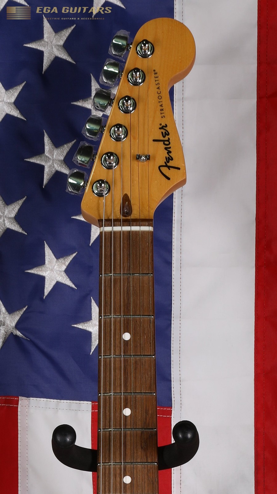 Fender Standard Stratocaster – 3-Color Sunburst