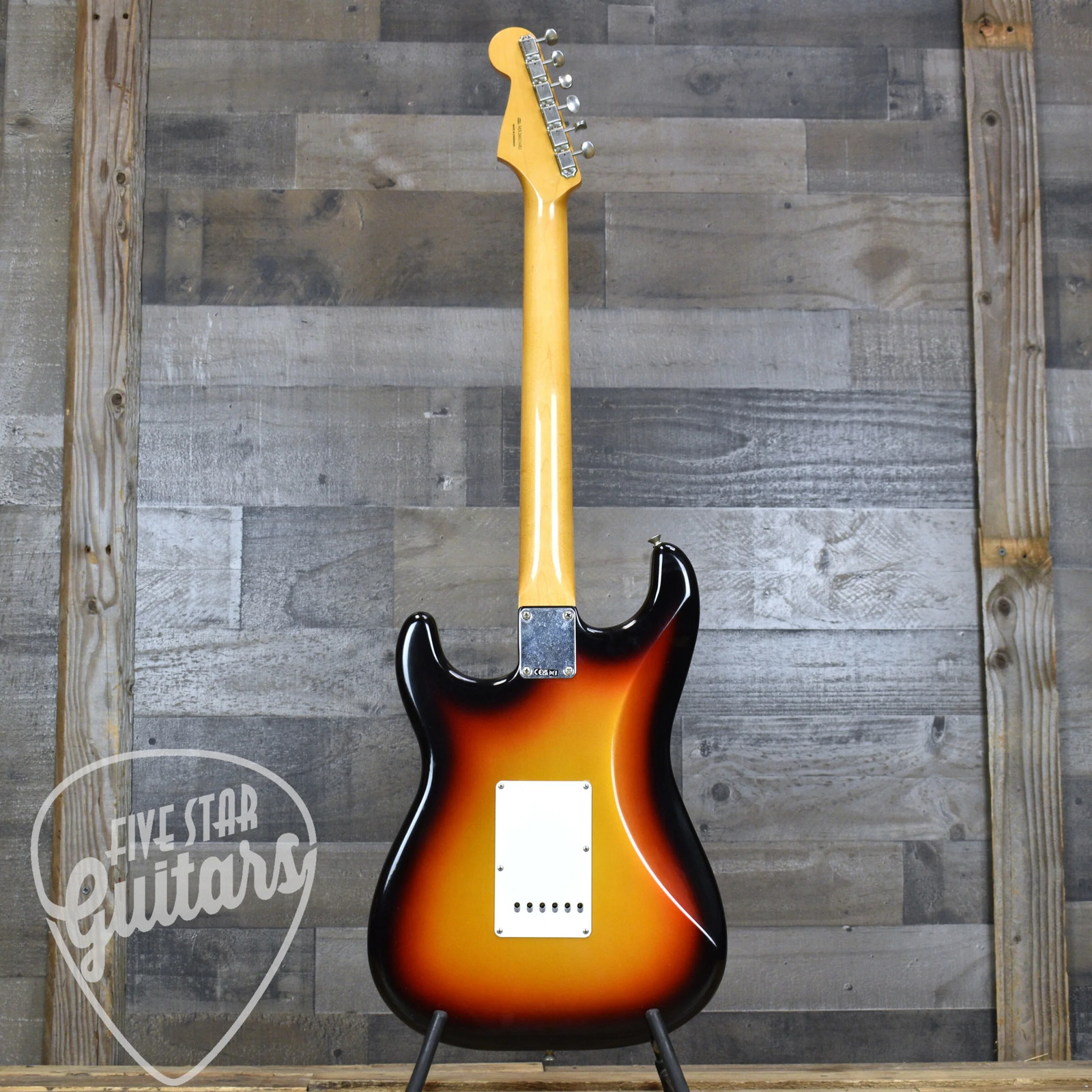 Fender Dealer Exclusive Vintera Road Worn ’60s Stratocaster 3-Color Sunburst