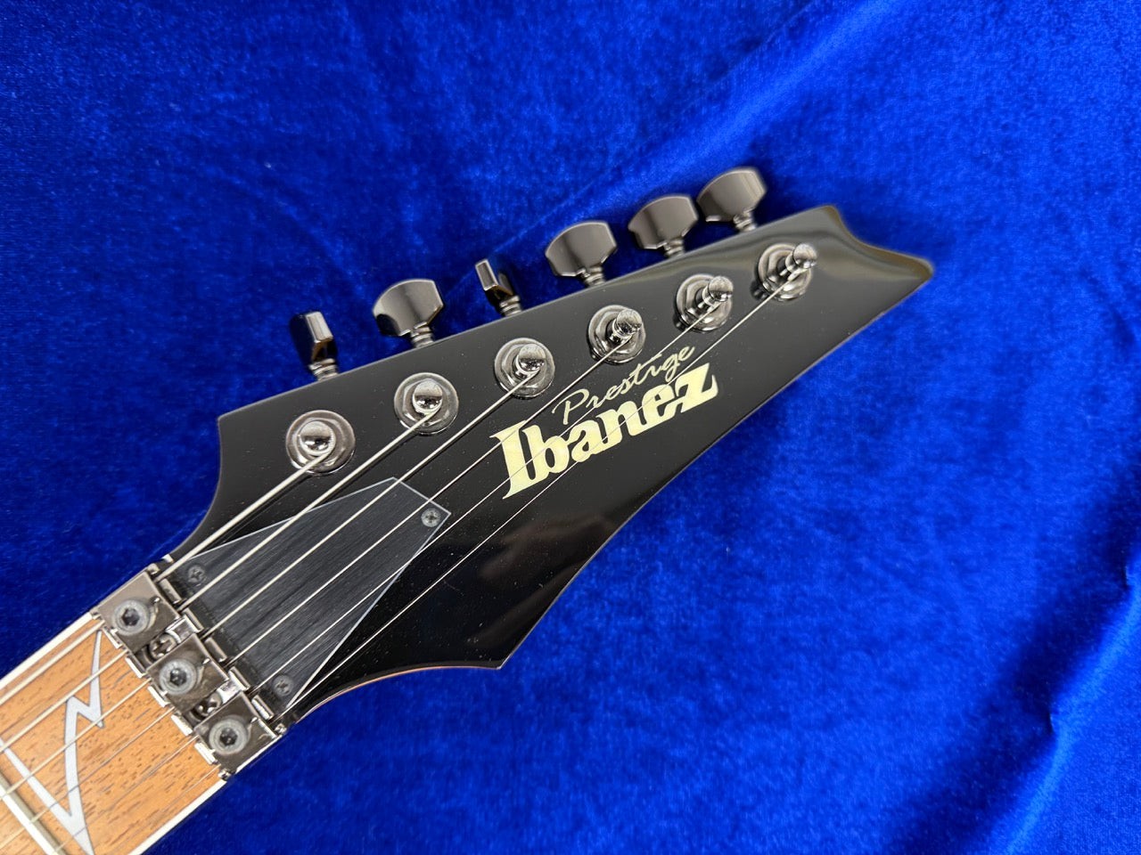 Ibanez RG2550Z-GW Galaxy White Used 2008 Rosewood Fingerboard w/Hard Case
