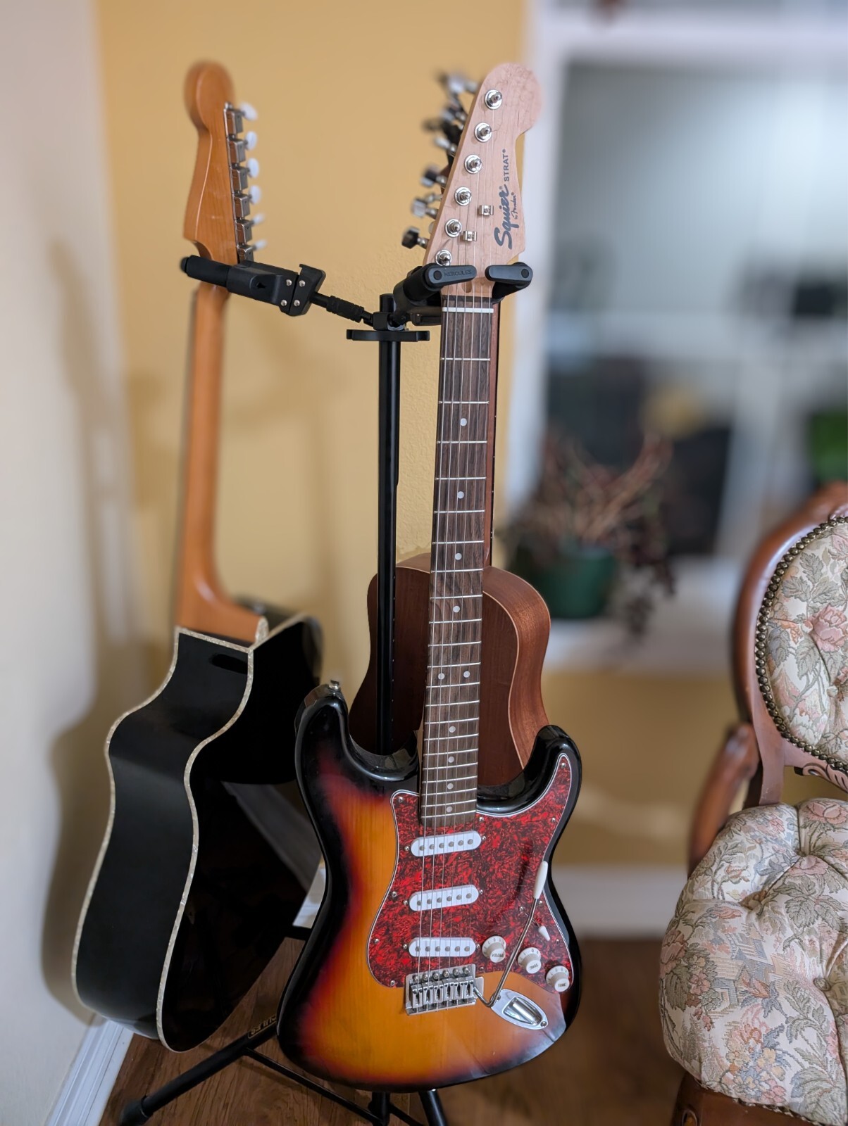 Squire Stratocaster Affinity Series with NUX MG 100 pedals and stand!