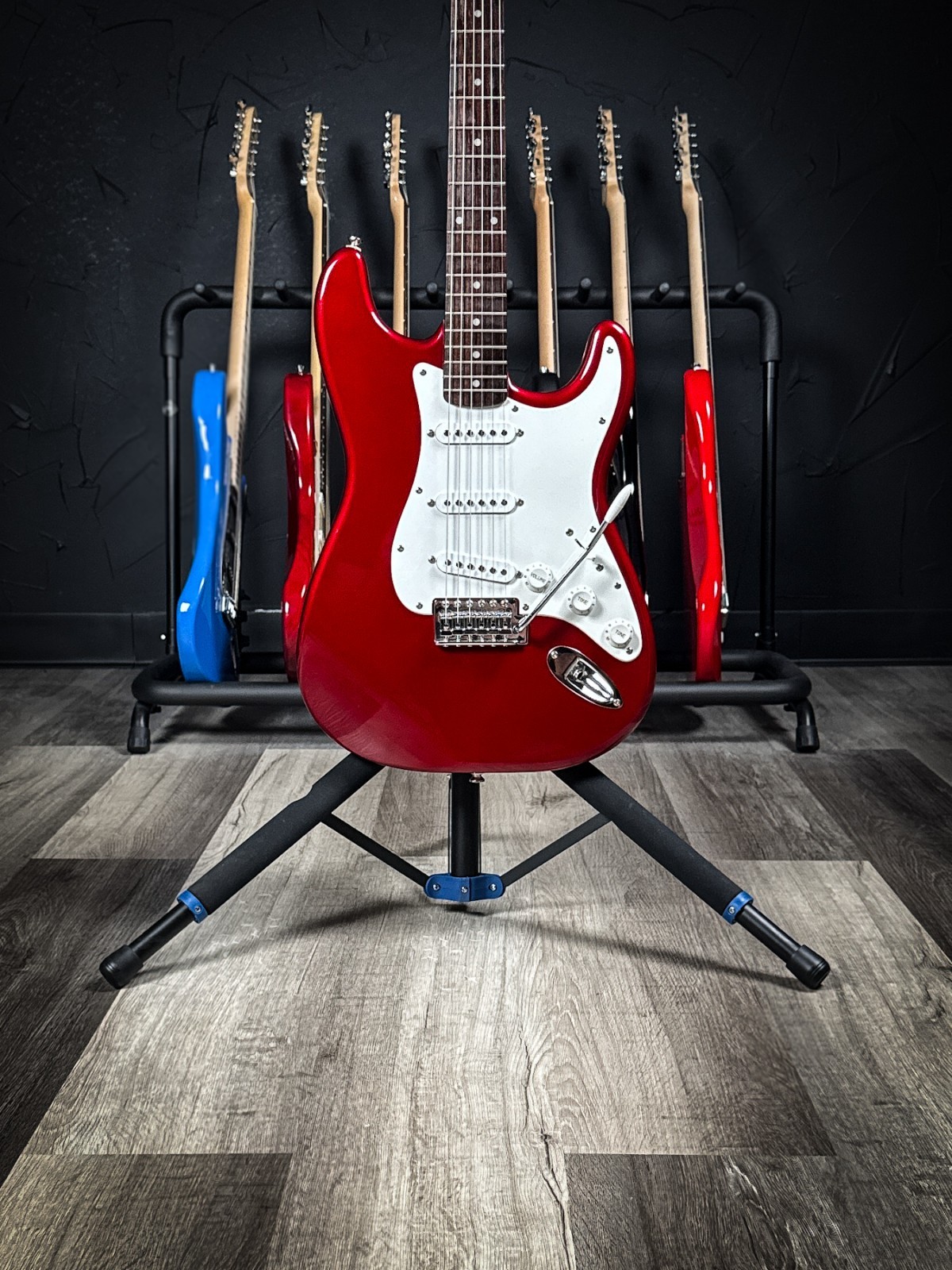 Squier Affinity Stratocaster SSS – Candy Apple Red