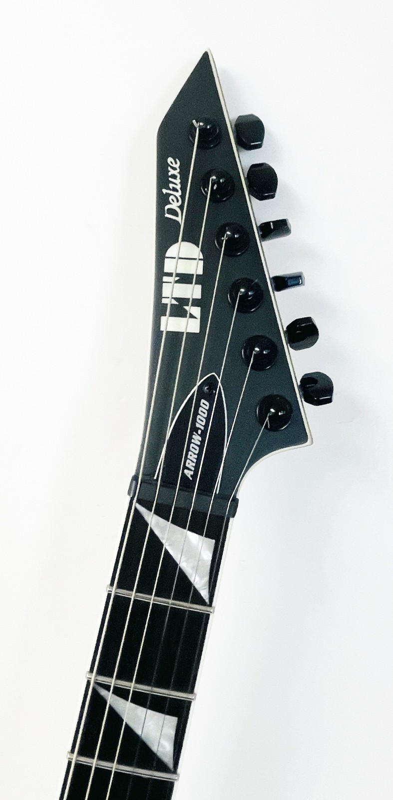 ESP LTD Arrow 1000 Deluxe Guitar Satin Black EMG 81/85 w/ ESP Hard Case
