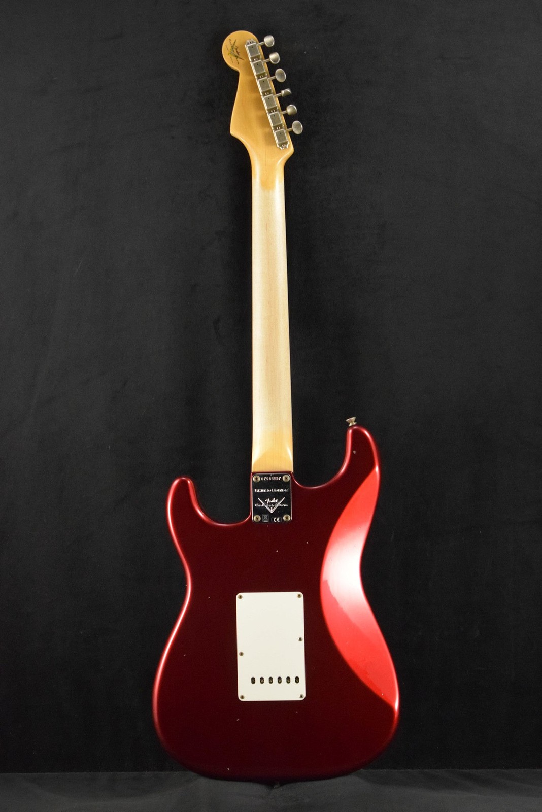 Fender Limited Edition ’63 Stratocaster Journeyman Relic Aged Candy Apple Red 3A