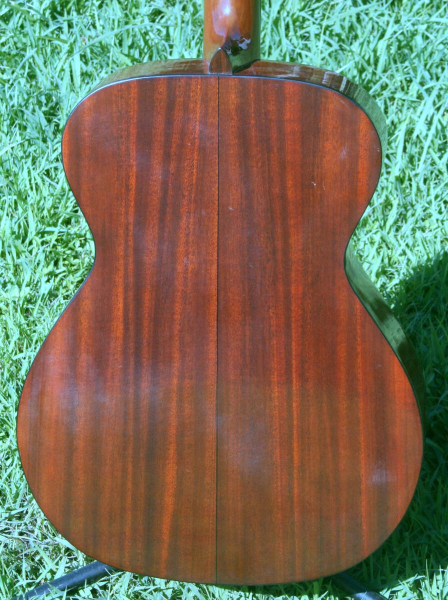 Kasuga F311 (F-15) OOO size acoustic guitar made in 1972 made in Japan