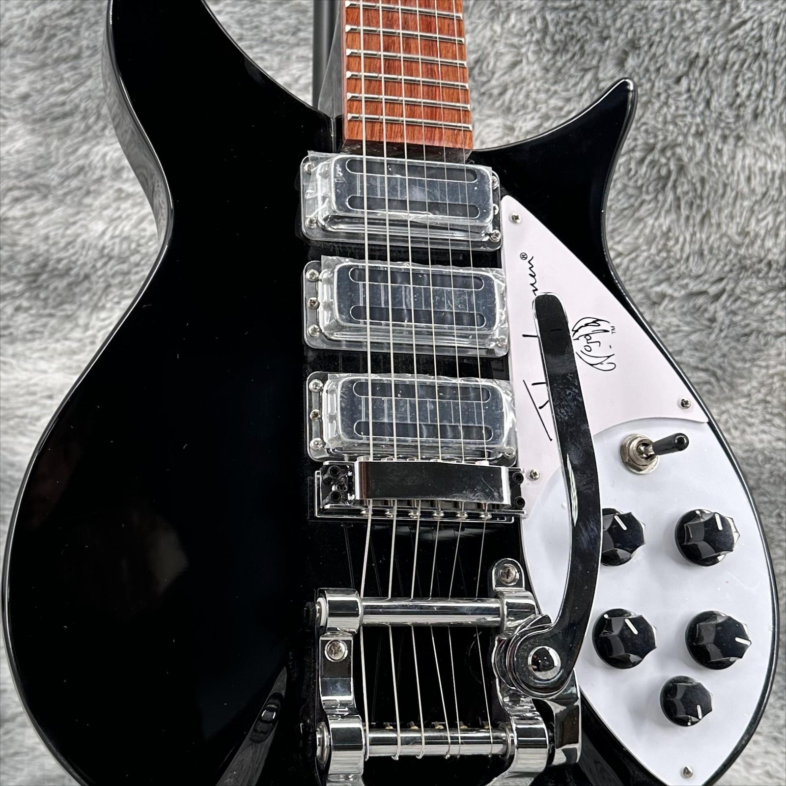 Custom Lennon‑signature 325 Black Electric Guitar Bigsby Tremolo 6string Ship US