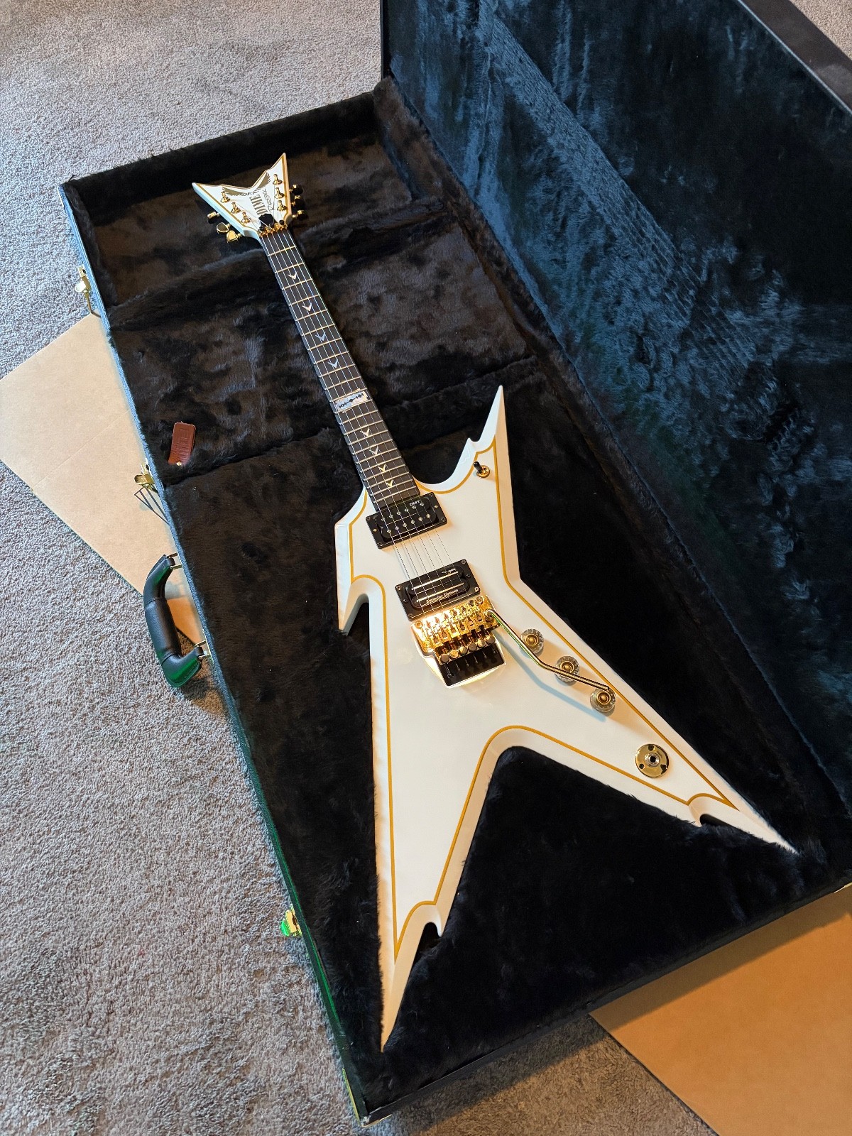 Dean USA Custom Shop Razorback White/Gold w/ OHSC & Original Paperwork