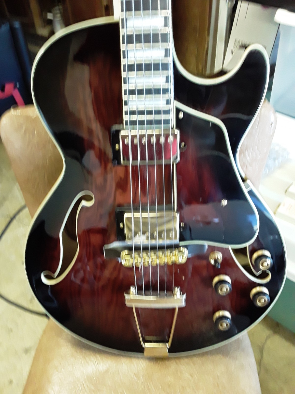 Ibanez AG95QA-DBS Artcore Expressionist 2018 – Present – Dark Brown Sunburst