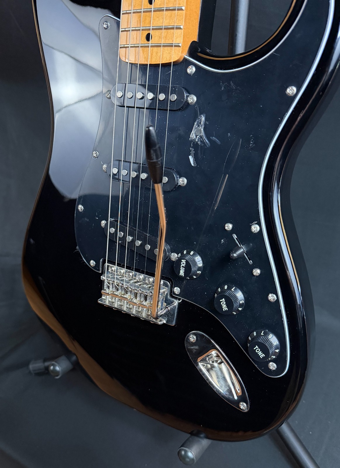 Squier Classic Vibe 70’s Statocaster Electric Guitar Gloss Black Finish (119)