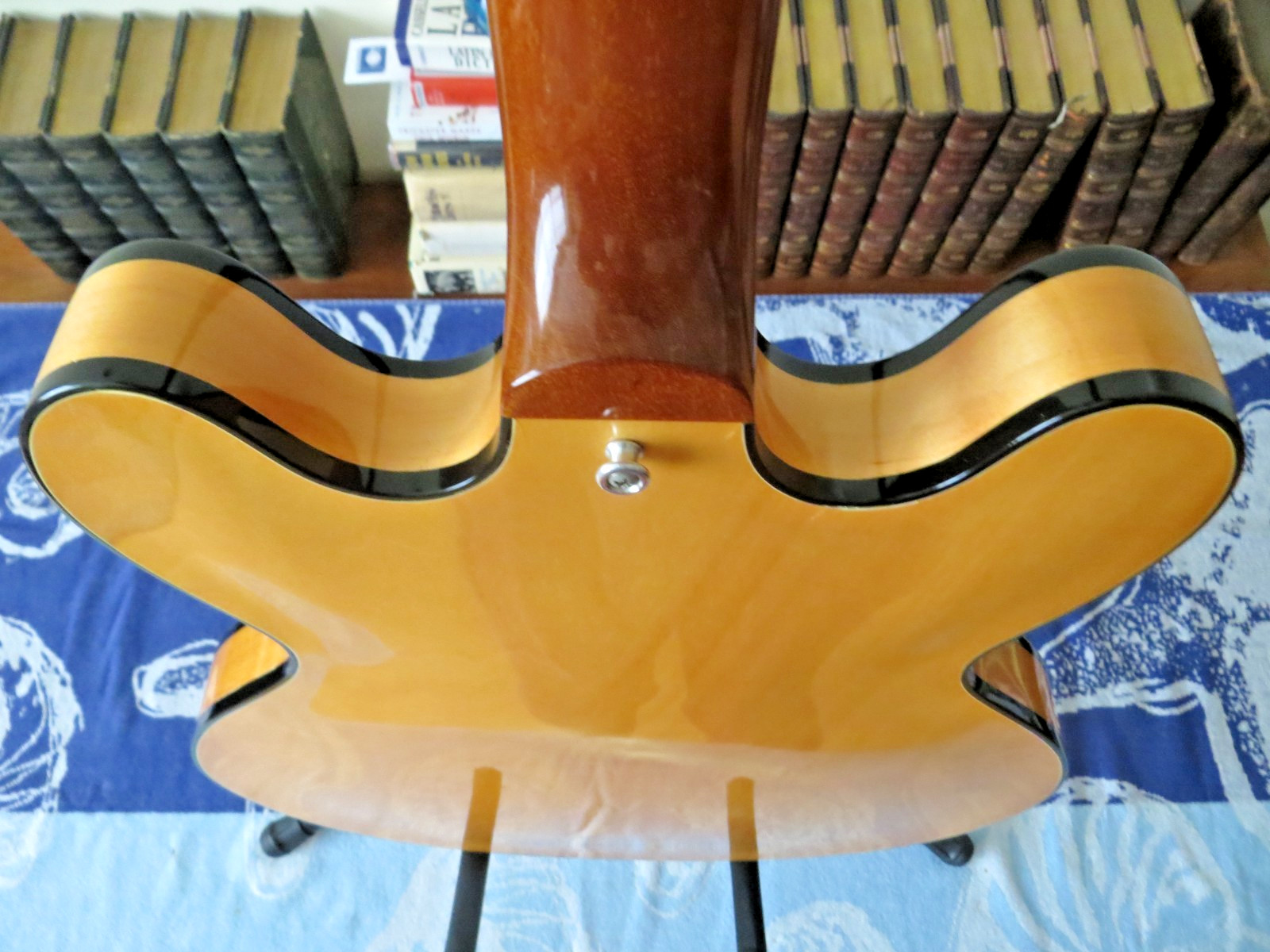 COLLECTOR’S GRADE 1999 Gibson ES-335 – FLAWLESS Natural Finish Semi-hollow ES335